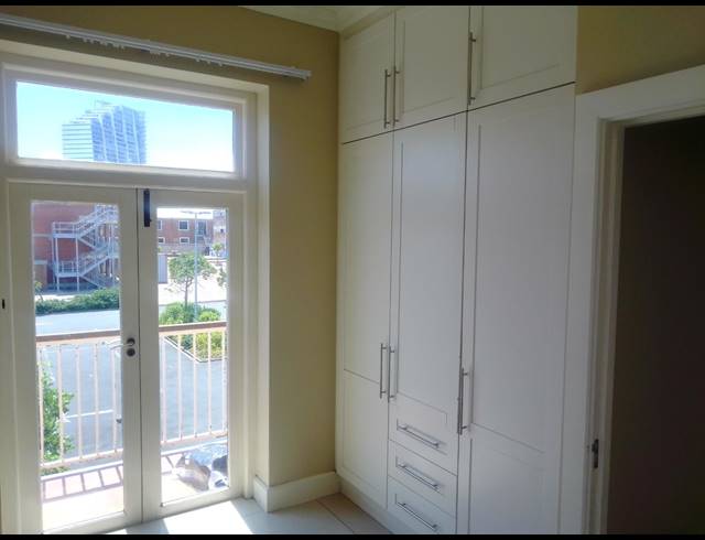 2 BEDROOM APARTMENT TO LET IN POINT WATERFRONT